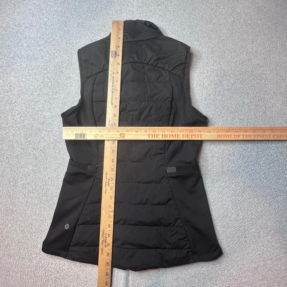 Lululemon Vest Womens 6 Fluff Off Black Down Puffer Tyfone Logo EXCELLENT